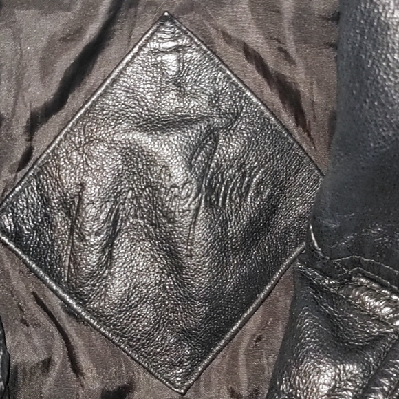 Leather jacket - Picture 3 of 3